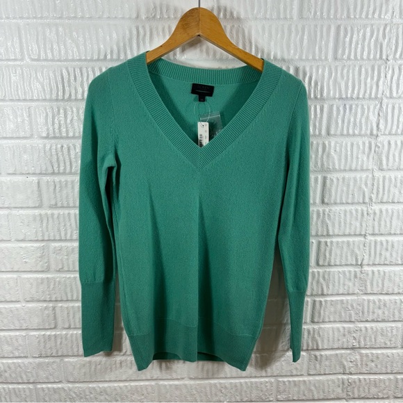J. Crew Collection 100% Cashmere Kelley Green V Neck Sweater NWT XS - Picture 1 of 5